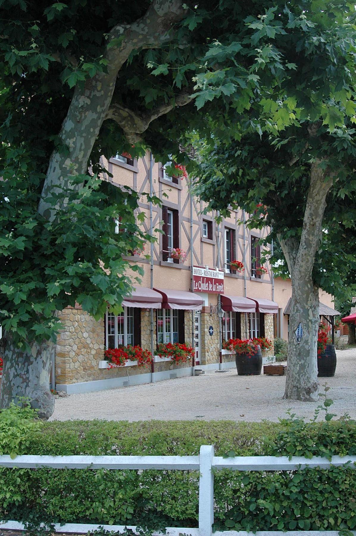 Le Chalet De La Foret Hotel 3 Etoiles Et Restaurant Vierzon Exterior foto